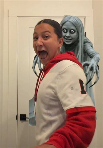 Tati scares so easily! Got her good😂 #trending #scared #funny #sisters #viral