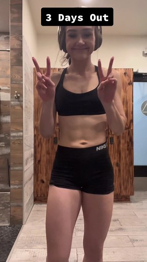 This was taken yesterday at 4 days out #posing #bodybuiilding #peakweek #3daysout #weightlifting #fittok #gymtok #bodybuildingbikini #bikiniprep #gymgirl #bikinibodybuilding #fyp #foryoupage #gymmotivation #gymfits #legday