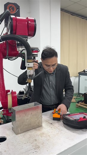 Understanding Six-Axis Industrial Welding Robots