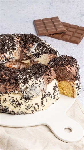 Chefclub Network on Instagram: "Funfetti Ice Cream Bundt! Sweet, colorful, and full of fun 🍰🍦 #easyrecipe #recipe #food #foodart #chefclub #icecreams"