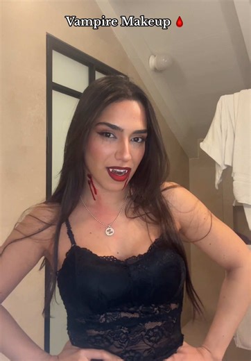 Quick Vampire Makeup Tutorial in 5 Minutes