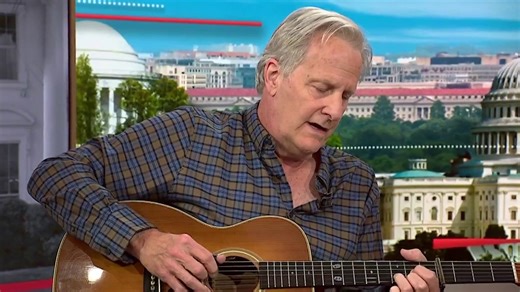 Jeff Daniels gives live performance inspired by No Kings Protest of the Trump Administration