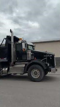 Lot #: 2977 - 2018 Kenworth T800 Tri/axle Dump Truck