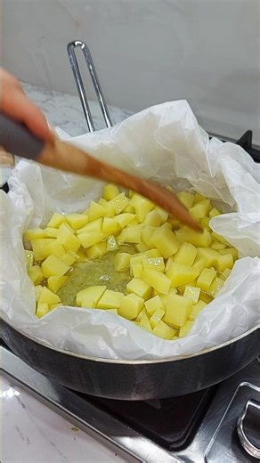 COOKING HACK | How to Fry Clean! 😱🤯 #shorts