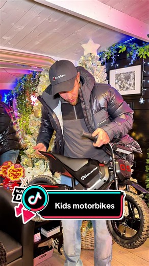 BLACK FRIDAY SALES - 🚀 EVERCROSS EV05M Kids Electric Moto! 150W power, 8/16 km/h speeds, 15km range (up to 150km battery life!). Safe for 3-12yo, off-road fun! 🎉 Best gift ever! (Range linked below) #KidsMoto #ElectricBike #EVERCROSS #tiktokmademebuylt #blackfriday