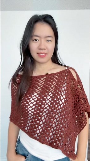 Switch Poncho 🧶 One simple panel, so many ways to wear it ✨ #crochet #crochetpattern #poncho