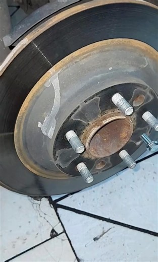 Removing a stuck brake disc