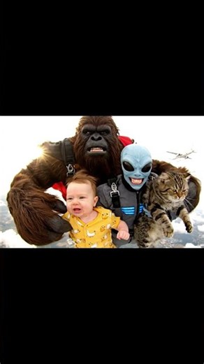 Parachute Descent Vlog Survival Underway 🐊👽👶🦍