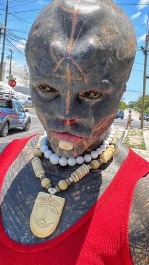 ‏"Black Alien"Tattoo Addicted"? He Cut His Nose,ear,tongue,finger ...