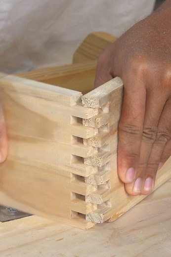 256K views · 368 reactions | Woodworking Tooltips and Tricks Box Joint Idea #woodworking #making #tricks #Jig #carpenter #carpentry #woodclamp #craft #toolstips #woodwork | Woodworking Crafty | Facebook