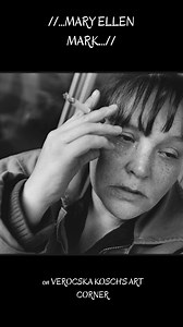 //...Mary Ellen Mark...// (March 20, 1940 – May 25, 2015) American photographer known for her powerful documentary work. She captured the lives of people on the edges of society: runaway teens, sex workers, addicts, patients in psychiatric hospitals. With empathy and honesty, she gave visibility to those the world prefers to ignore. Her images were raw, real, unforgettable. 📣 Support my independent art project if this kind of content matters to you: ko-fi.com/verocskakoschsartcorner #maryellenm