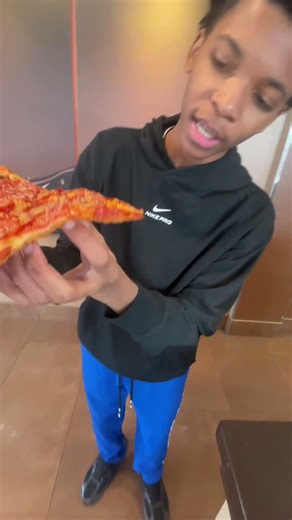 Trying Harris Teeter Pizza For The First Time! #pizzareview #shortsfeed