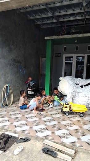 bocil ff lagi mainan di makan can macanan