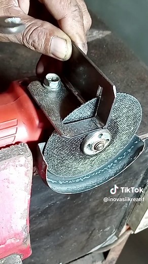 Ide kreatif yang bermanfaat bagi banyak orang #lifehacks #ideascreativas #diyproject #spons #botolbekas #fypシ゚ #PAKU #MEJA #lifehack #tutorial #kreatifitas #kaleng #gudanggaram #diy #ide