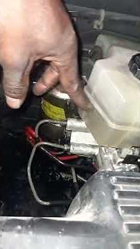 How to bleed a toyota landcruiser prado/mitsubishi pajero electrohydraulic brake booster & ABS PT 2
