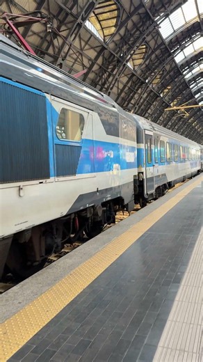 Trenitalia Intercity Train arrival to Milan #trenitalia #railway #railreels #railroad