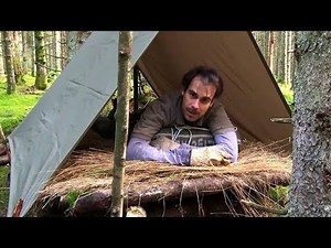 Bushcraft Camp mit Trapper-Bett