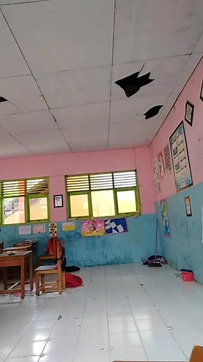 Exploring a Classroom with Creative Design Features