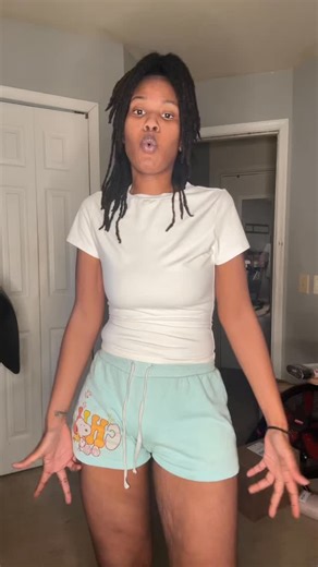 There are 5 different types of Myositis but we all share the same symptoms for the most part except the skin issues. We all don’t experience it. That’s typically those fighting Dermatomyositis. We are some warriors man I tell you! 💪🏾💪🏾💪🏾 #Myositis #NecrotizingMyopathy #Symptoms | Krystle Irby