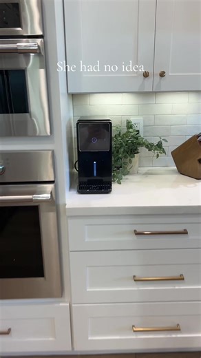 Nugget ice maker for home kitchens that makes every drink feel like a little luxury. This self-dispensing pellet ice machine gives you soft, chewable nugget ice anytime—perfect for water, iced coffee, sodas, and cocktails. One of those small upgrades that makes staying home feel better. @Cowsar Appliance #icemaker #tiktokshopcreatorpicks