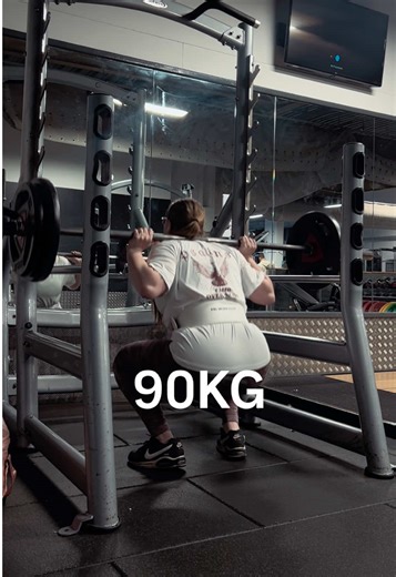 The second leg day back in after surgery was feeling amazing 💪🏼💪🏼 Hitting 100Kg for 1 is all I needed for motivation that I’ll get my strength back 🌸 #strengthtraining #gymgirls #gymgains #bringon2026
