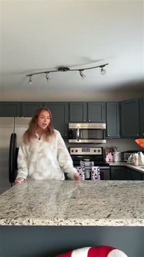 lindsey ♡ on Instagram: "my stand mixer :p #lindseyszn #techtok #standmixer #kitchenaidstandmixer"