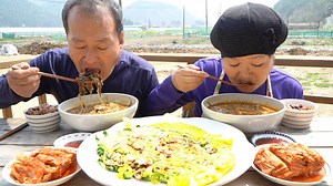 11K views · 522 reactions | Spicy Chicken Soup & Seafood Pancake - Mukbang eating show | Family Mukbang | Facebook