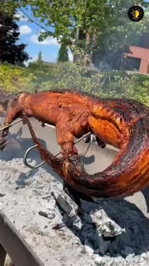 Crocodile meat is fried until crispy and golden. 🐊🍳#facts #sorts #viral