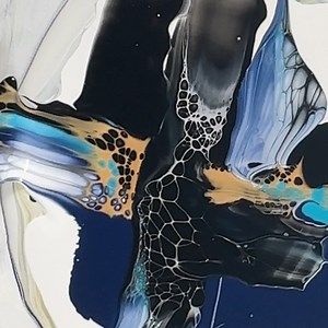 I’ll be teaching my new approach to a more intentional way of fluidart the „geometrical bloom“ and I couldn’t be more excited. Your opportunity to learn will be in September at the FluidArtExperience in Dallas. It’s a few months out and I know I will develop this further until then. We’re all in for a fun treat! Go check out the teachers and classes on their homepage! I’ll share the link in the comments #fluidart #abstractpainting #cellart #satisfying #acrylicpaint | WinterStrom.art