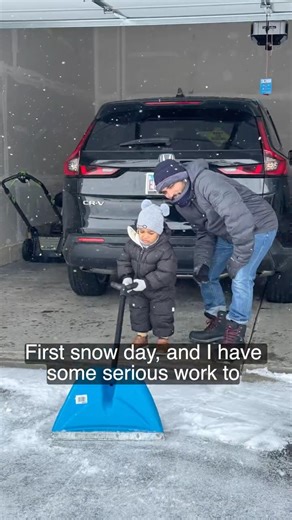 1st Snow Day = Tiny Boss on Duty ⛄ #Shorts #YouTubeShorts #Viral #Trending #shortsfeed #funnybaby