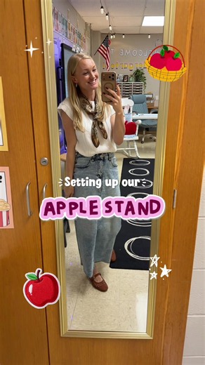 Setting up our Apple stand in our kindergarten classroom! 🍎🍏🤗 #kindergartenteacher #kindergarten #falldecor #teachersoftiktok #teacher