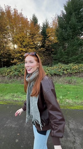 we’re cousins, everyone tell kynz to move back to California I miss her #cousins