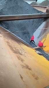 Barge unloading 4700 tons of coal | USA Machines Channel