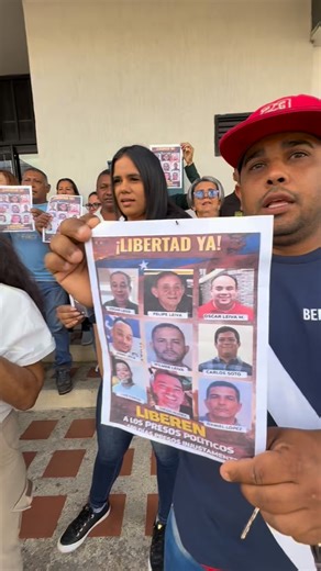 Diario El Tigrense on Instagram: "#ElTigre.- Familiares y allegados de nueve hombres que fueron detenidos hace seis meses, siendo vinculados al hallazgo de más de 1.500 kilos de explosivos en un galpón de El Tigre, pidieron su liberación. Este lunes #09Feb desde las afuera de la Defensoria del Pueblo, Liseth Leiva, familiar de varios de los detenidos que se encuentran recluidos en La Yaguara, Caracas, pidió justicia para quienes calificó como inocentes. Se trata de Oscar Leiva, Felipe Leiva, Osc