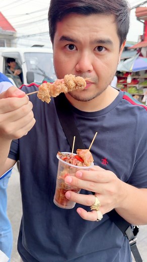 MABILISANG FOOD TRIP DITO LANG SA CITYHOMES. CALAMARES, PROBEN AT CHEESE STICK. Tara mga idol, tamang foodtrip lang dito sa Cityhomes subdivision. Suportahan nating ang small businesses.#streetfood #foodvlogger #foodtrip #calamares #recipe #luisgabreels #chicken #foodreels #proben | Luis Gabriel Reyes