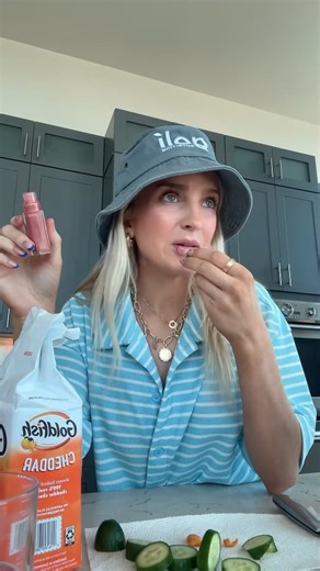 Riley Mason on Instagram: "Hey friends! If stress, cravings, and digestion are throwing you for a loop, you need THIS… (info below) ✅ Ashwagandha. My stress was high, and this has helped me so much. I feel balanced and grounded like never before. ✅ Apple cider vinegar. I had my doubts, but it’s been phenomenal for cravings and my energy is now on point! ✅ A pre, post, and probiotic combo. Gut health is vital! Since starting this, my digestion is seamless and my immune system is boosted. Curious?