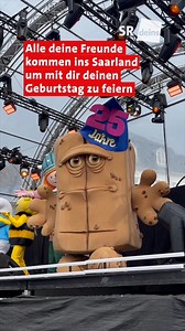 25 Jahre Bernd das Brot - happy Birthday 🥳😍 Und wir durften seinen Geburtstag gestern in Saarbrücken beim Bürgerfest zum Tag der Deutschen Einheit mit den Kindheitshelden eurer Kinder & Enkel feiern 🤩 Vom KiKaninchen, über Biene Maja, Wickie, Ernie und Bernd bis hin zu Feuerwehrmann Sam, alle waren sie mit dabei und haben mit euren Kindern & Enkeln gefeiert 🥰 #kika #bernddasbrot #kindheitshelden #saarland #tde25 #saarbrücken #bürgerfest | SR 1