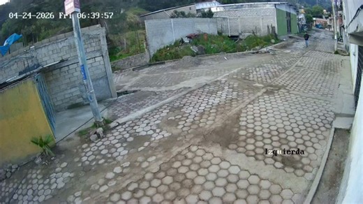 🚨😡 ¡POR RECLAMAR QUE NO TIRARAN BASURA, AHORA LO ESPERAN PARA AGREDIRLO! DENUNCIAN AMENAZAS FRENTE A SU PROPIO DOMICILIO 🚗⚠️#DENUNCIACIUDADANA 🤳📱Quiero denunciar que el lunes 20 de abril de 2026, el señor identificado con sudadera roja, tiró basura en el río. Ante esa situación, se le indicó que no debía hacerlo y procedió a llamar a la policía; sin embargo, al llegar la patrulla no se tomó ninguna acción, lo que generó molestia entre los involucrados. 🚔🗑️Hoy, 24 de abril de 2026, estas p