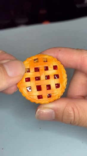 63K views · 34K reactions | make a mini cherry pie with me from the miniverse diner series 1!  i loved the little cherries inside and couldn’t bring myself to cover it with the pie crust permanently, so i added a magnet! ✨ - - @officialminiverse #miniverse #miniverseremix #makeitmini #miniversediner #miniversedinerseries1 #miniversediner1 #asmr #miniversecreator | LycheesMinis | Facebook
