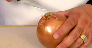 Chef claims you've been chopping onions wrong your whole life: Odd method proves he's right