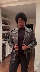 🌴 Hawaii, we're coming for you! Catch my show on February 23rd at the Hawaii Theater Center in Honolulu. Grab your tickets and join the laughter with me!!! | Leslie Jones