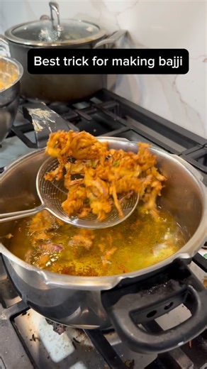 Srikrishnavlogs | Best trick for bajji or pakora.. Use fork to get big chunks of batter and put it in oil and stir for it to break down. You get the most... | Instagram