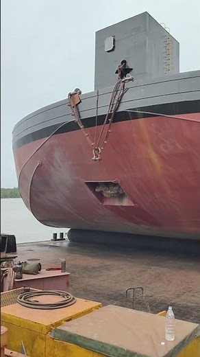 Controlled Ship Launch into Water – Guy Line Cutting Process
