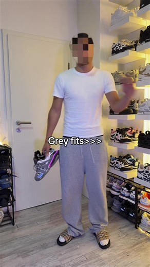 Flared Jeans Outfit Inspiration for Winter Looks