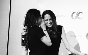 【Amy Acker】在ClexaCon上的采访