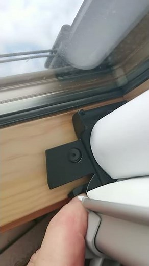 Velux Blind - 9 of 12 DBL installation (start at Part 1)
