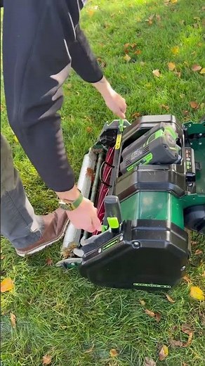 The quickest cartridge change in the land on the Allett Stirling #allettmowers #lawncare #lawn