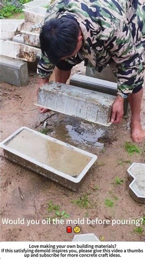 Demolding Homemade Kerbstones – Tapping the Form for a Clean Release 🧱🔨