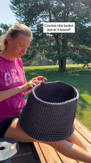 Amazing crochet basket just in 4 hours?? Can this be? 🤩 yes!!! And I will teach you, how to do that ☺️ Comment below and I will send you my free crochet basket tutorial ☺️🧶👌🏻 #croche #crochetaria #tejer #handmade #howto #howtocrochet #crochetforbeginners | Monomey Studio
