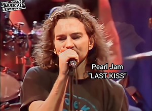17K views · 811 reactions | PEARL JAM  LAST KISS (1999) "HD" | Bom Gosto Musical Legendado | Facebook